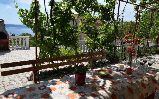 Apartment in Dramalj Near Beach & Pool