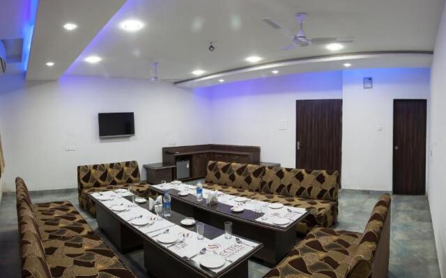 OYO 9130 Hotel Sheetal International