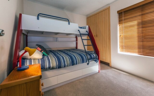 Bay Parklands, Unit 28, 2 Gowrie Avenue