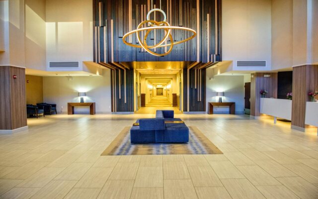 Crowne Plaza Dulles Airport by IHG