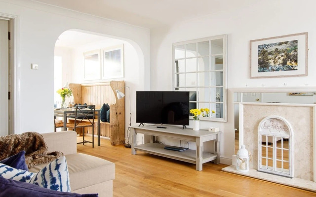 Wonderful Seafront Home - Panoramic Ocean Views