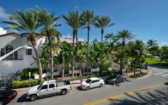 Strand Ocean Drive Suites