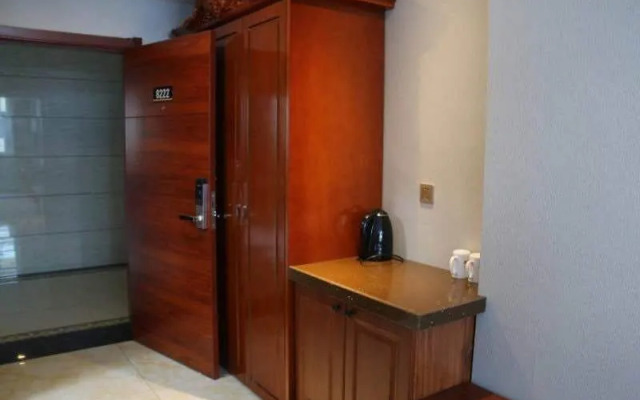 Super 8 Hotel (Tongliao Affiliated Hospital)