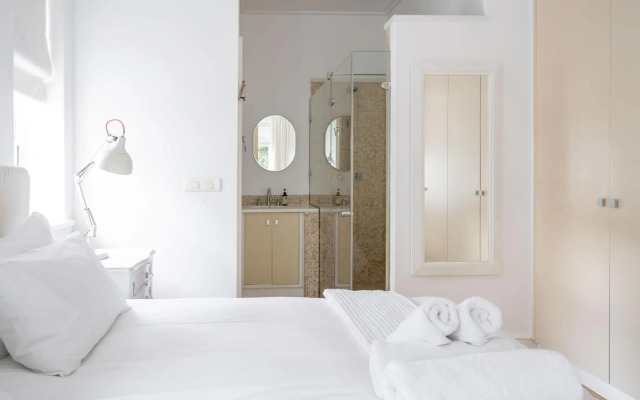 The Majestic Apartment