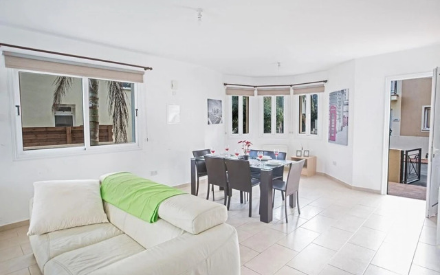 Villa Carrie AQ Cl42