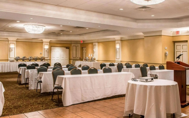 Comfort Inn & Suites