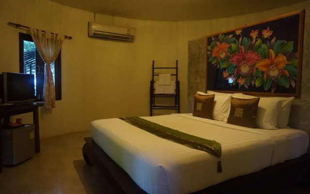 The Tropical Beach Resort