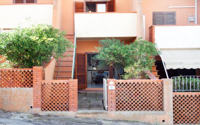 Trilocale Azzurro with small garden-TRILOCALE AZZURRO