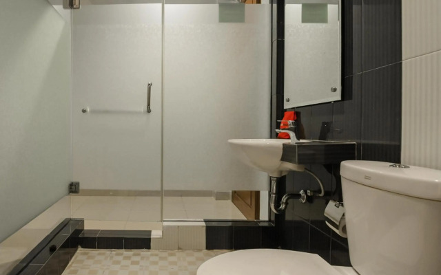 RedDoorz Plus near Soekarno Hatta Airport 2