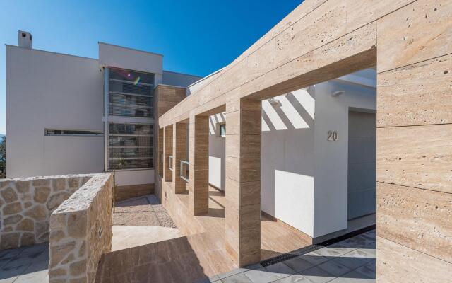Luxurious Villa in Kozino With Fenced Garden