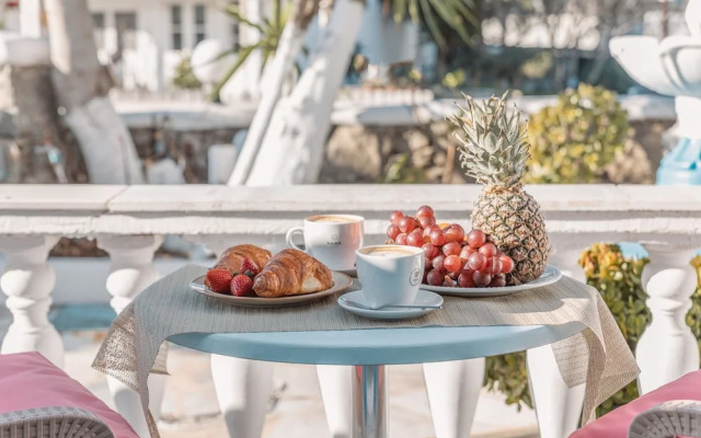 Dibellee Mykonos Studios