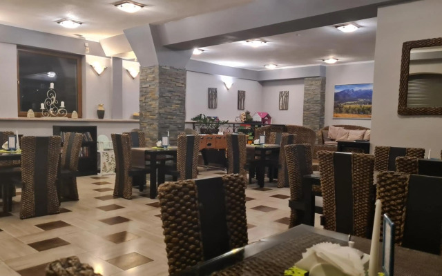 Hotel Rooms & Apartments POLARIS