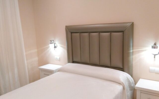 Apartment With 2 Bedrooms in Sevilla, With Wifi