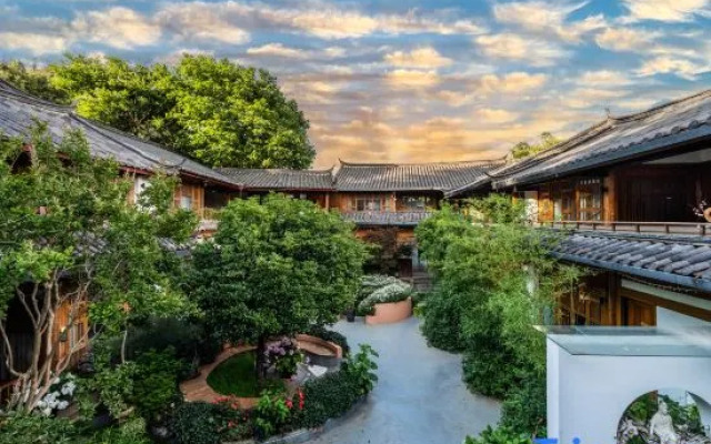 Miaoyuan · Shanqu Pavilion | Light Luxury Garden Accommodation (Lijiang Ancient City South Gate )