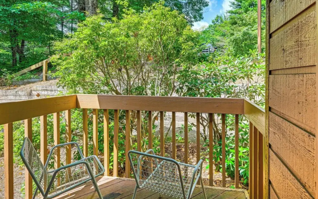 1 Mi to Fairfield Lake: Serene Sapphire Retreat