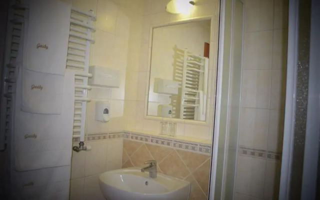 Geréby Kúria Hotel és Lovasudvar