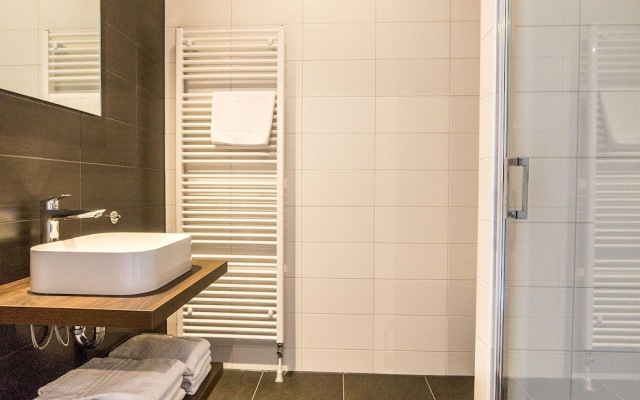 Modern Apartment, Just 4 km. From Maastricht