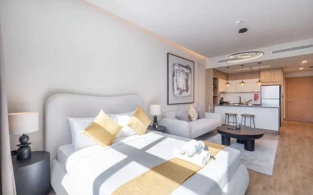 Mesmerizing Studio Located in the Center of JVC