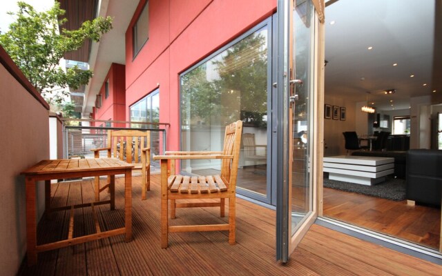 Grand Canal Quay - 3 BR Apartment