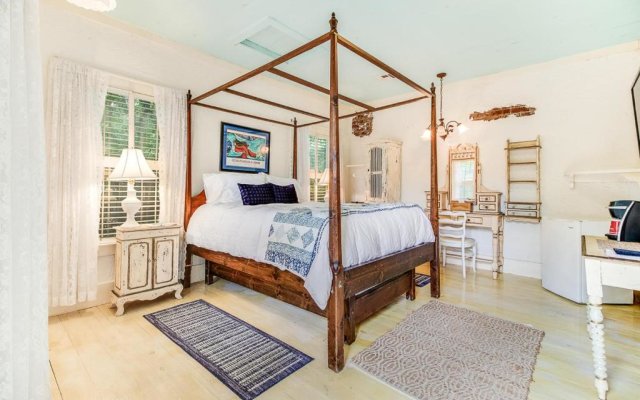 Aaah! T'Frere's Bed and Breakfast