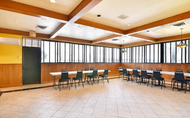 Grand Prairie Hotel