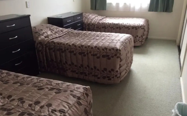 Alexandra Garden Court Motel