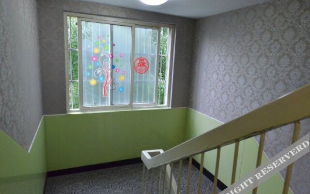 Xin Tu  Hostel
