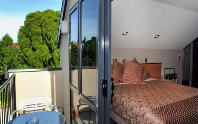 Athena Apartment
