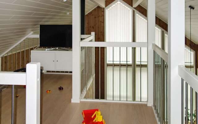 10 Person Holiday Home in Lyngdal