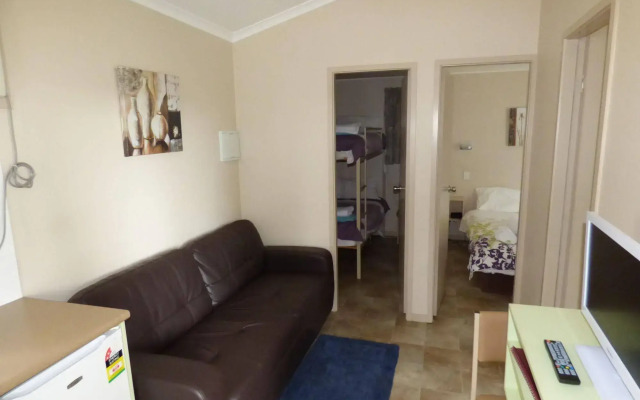 Tenterfield Lodge and Caravan Park