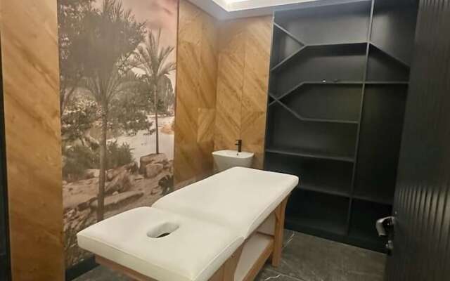 S Class Hotel Convention Center