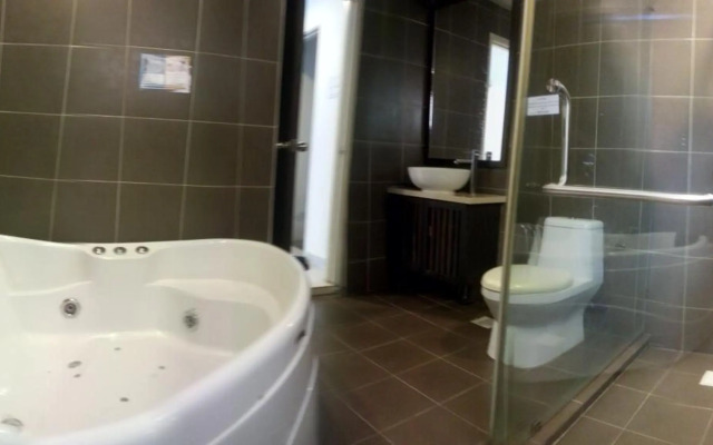 Theme Park View Studio @ Gold Coast