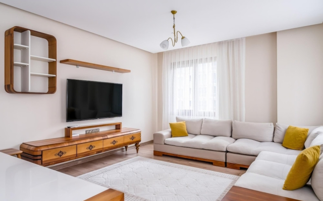 Fully Furnished Spacious Cozy Residence Flat