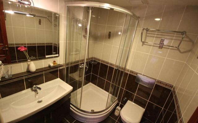 Tashkonak Studio Suites