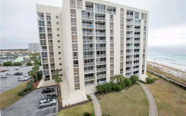 Shoreline Towers by Holiday Isle