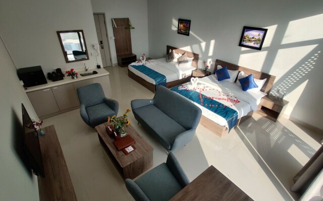 Wooden Maple Hotel