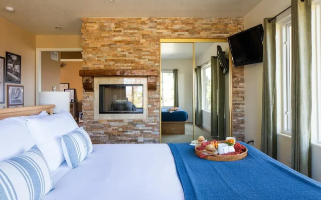 Glenoak by AvantStay | Sleeps 16! 4.5 Acres w/ Spa & Panoramic Man Views