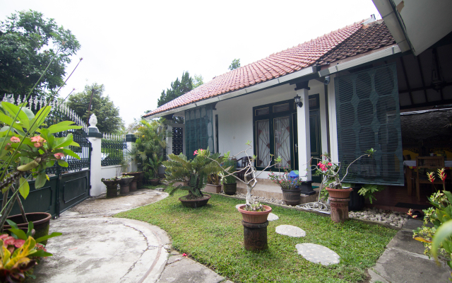 OYO 244 Griya Cemara Homestay