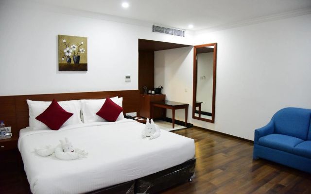 The Royal Comfort – Guest Rooms – Bangalore