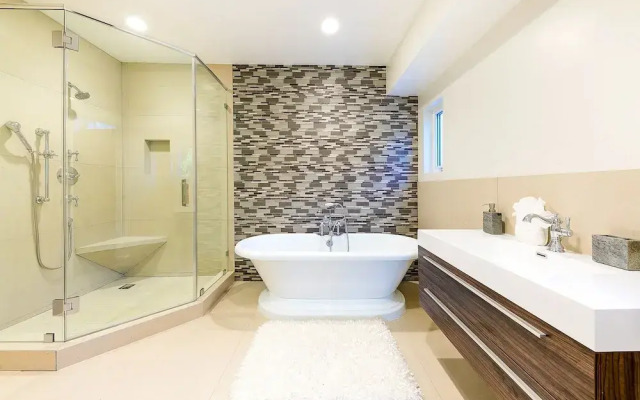 Beverly Hills Luxury Modern Palace