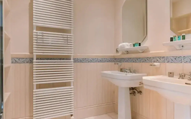 Beautiful and Authentic Apartment Nearby the Beach