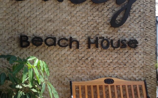 Enjoys Beach House Karon