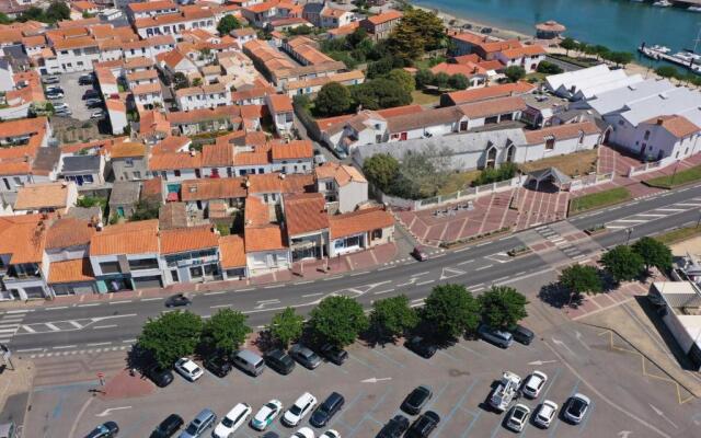 Un appartement sur la marina de St-Gilles