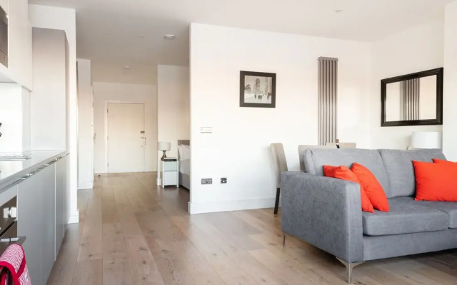 Platinum Apartment in Central Camden 9984