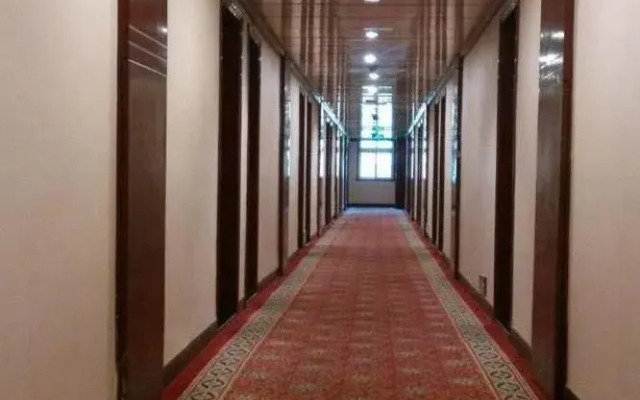 Zhuhui Business Hotel - Qingdao