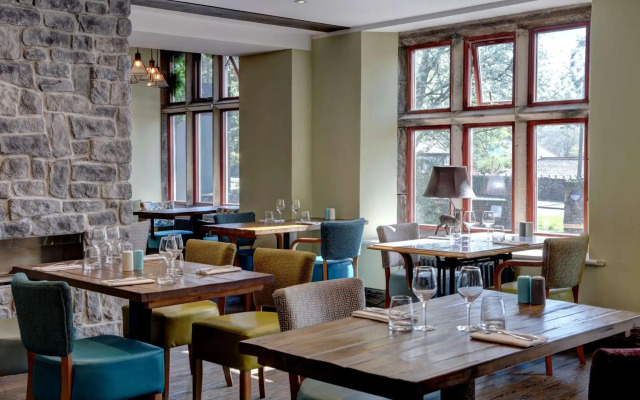 Stonecross Manor Hotel