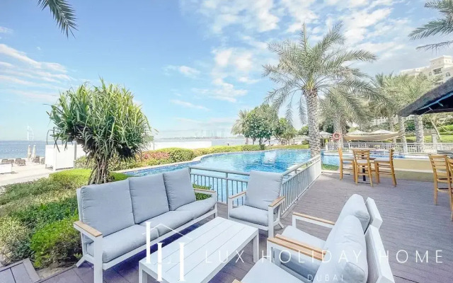 LUX The Shoreline Penthouse Suite