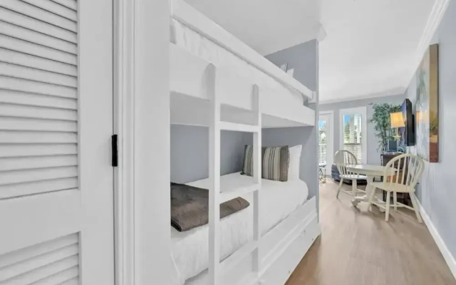 Gulf Place Caribbean 311