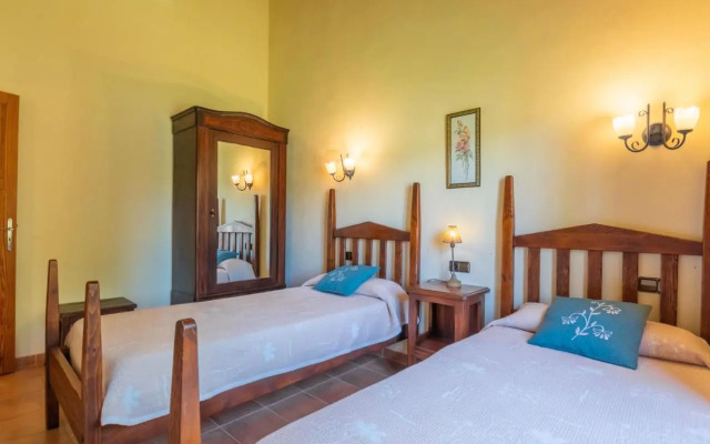 Holiday Home es Coscolls (Pic300)