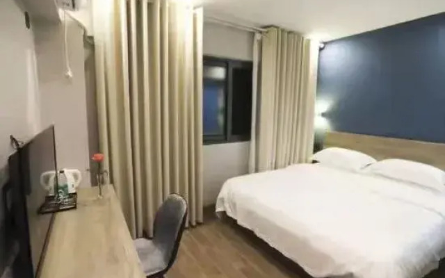 Gaoxian Bairui Hotel